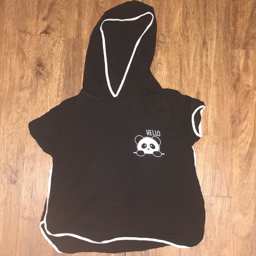 Short sleeve black panda shirt with hood.